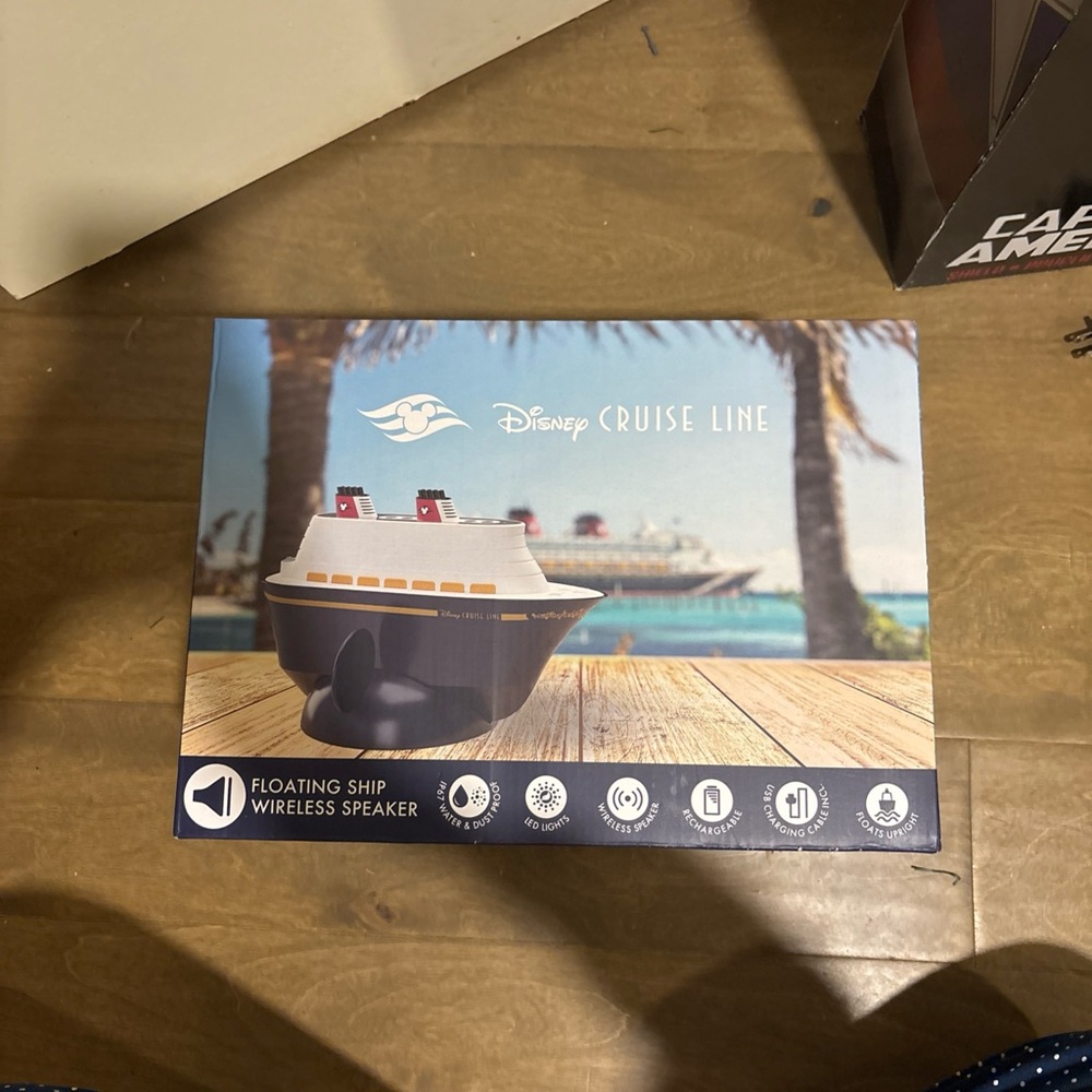 Disney Cruise Line Floating Ship Bluetooth  Speaker Music Lights NIB Sealed DCL